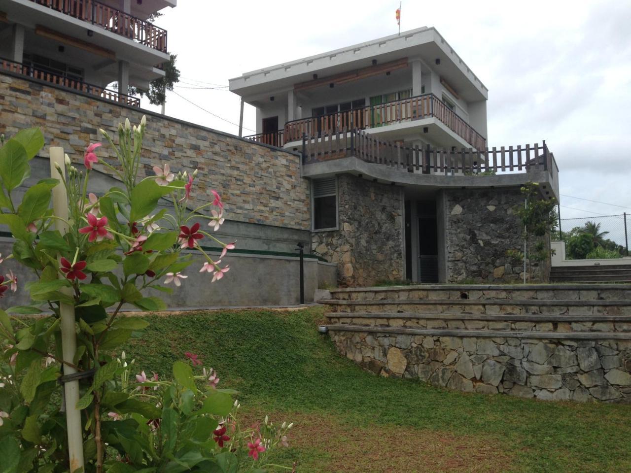 Lotus Villa Holiday Resort Matara Bagian luar foto
